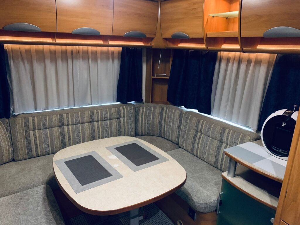 Актерский вагон Комфорт Hymer Eriba