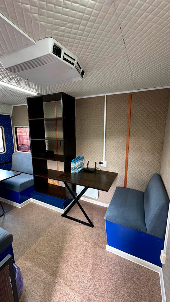 Штабваген на базе Ford