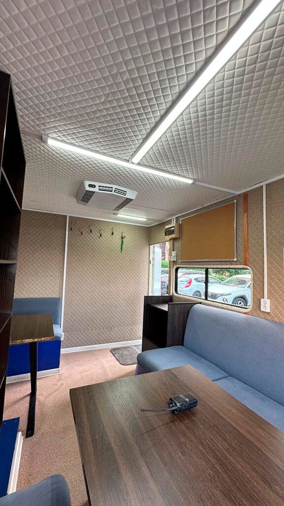 Штабваген на базе Ford