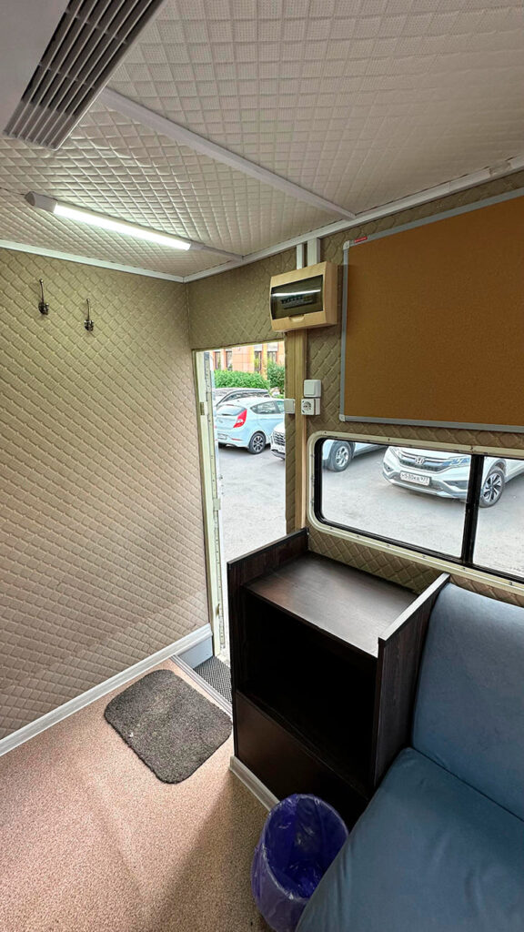 Штабваген на базе Ford